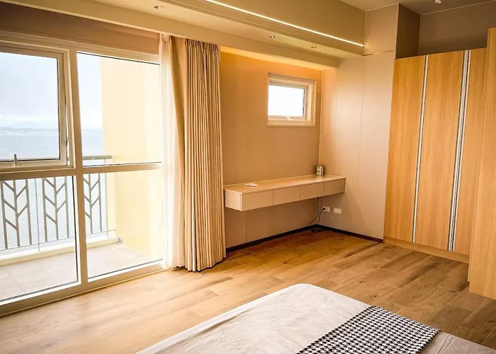 Luxury 2br Beside Okada * Manilla