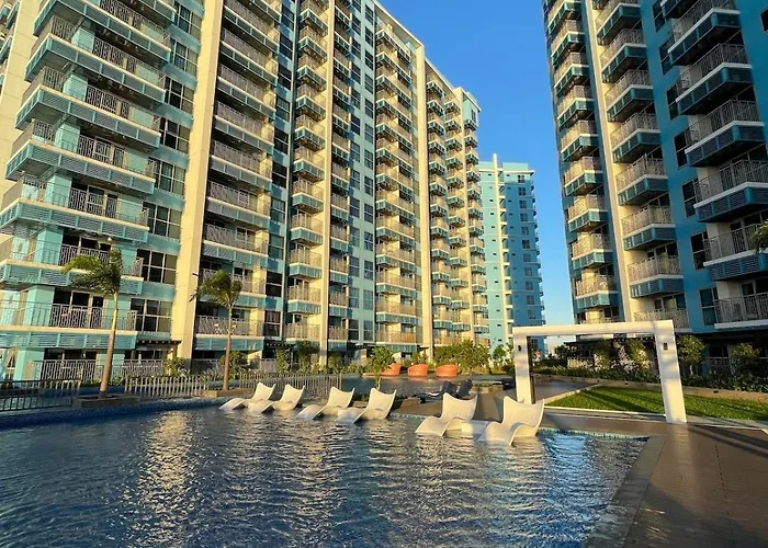 Luxury 2br Beside Okada Manilla