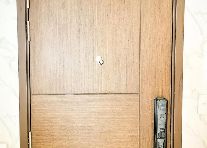 Luxury 2br Beside Okada *
