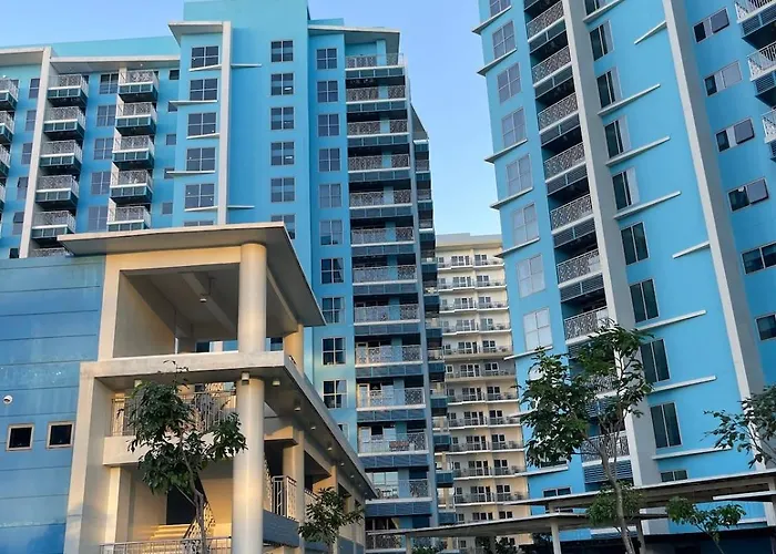 Luxury 2br Beside Okada * Manilla